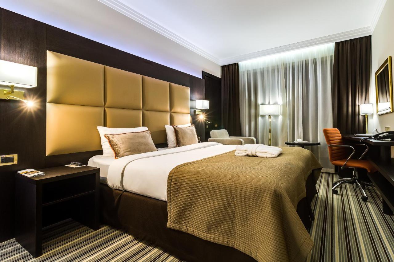 Premier Hotel Dnister Lviv Szoba fotó
