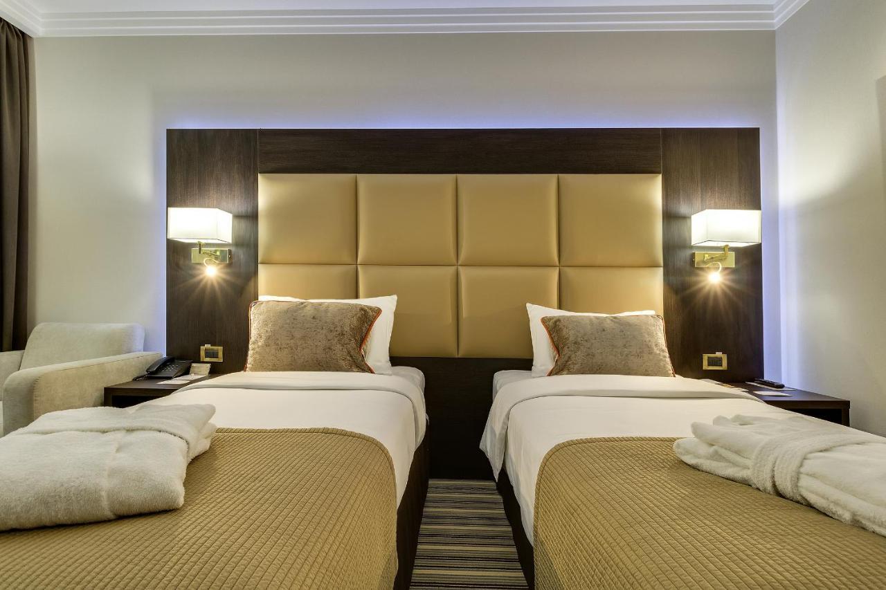 Premier Hotel Dnister Lviv Szoba fotó