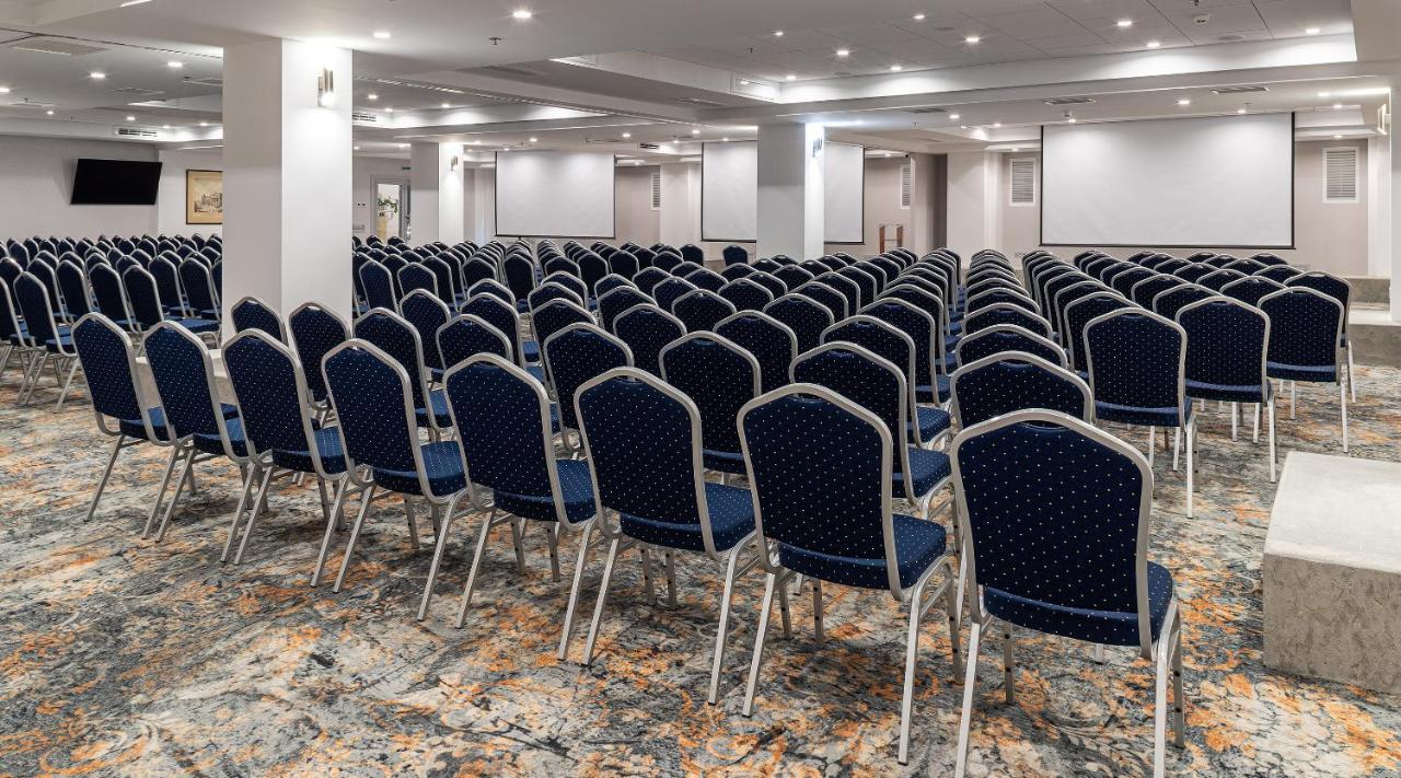 Premier Hotel Dnister Lviv Kültér fotó