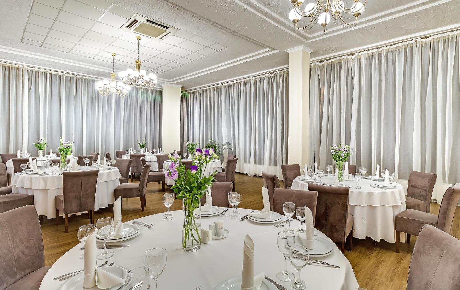 Premier Hotel Dnister Lviv Kültér fotó