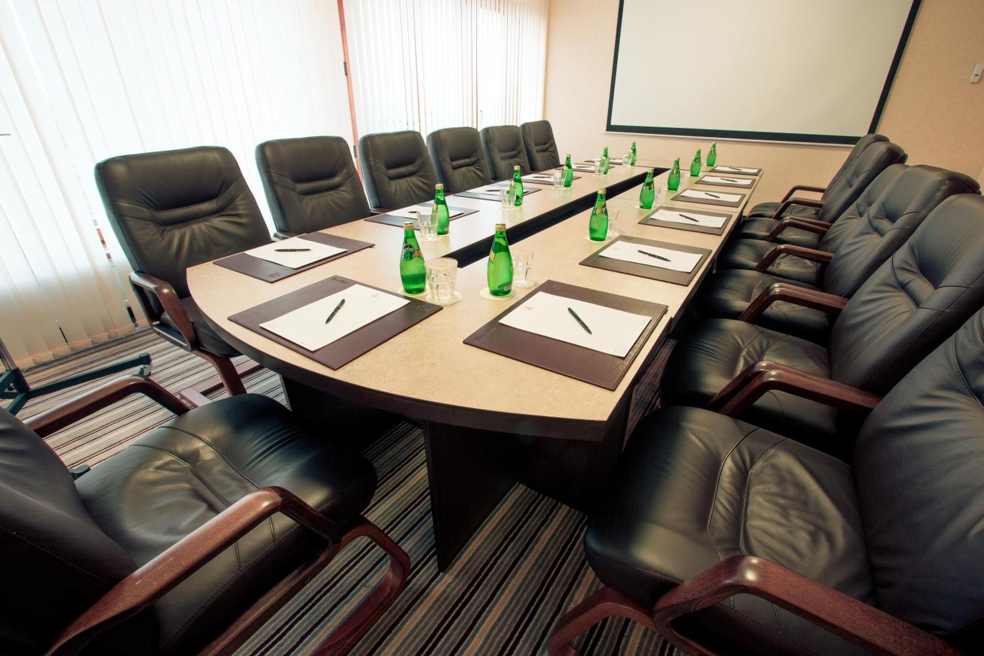 Premier Hotel Dnister Lviv Kültér fotó