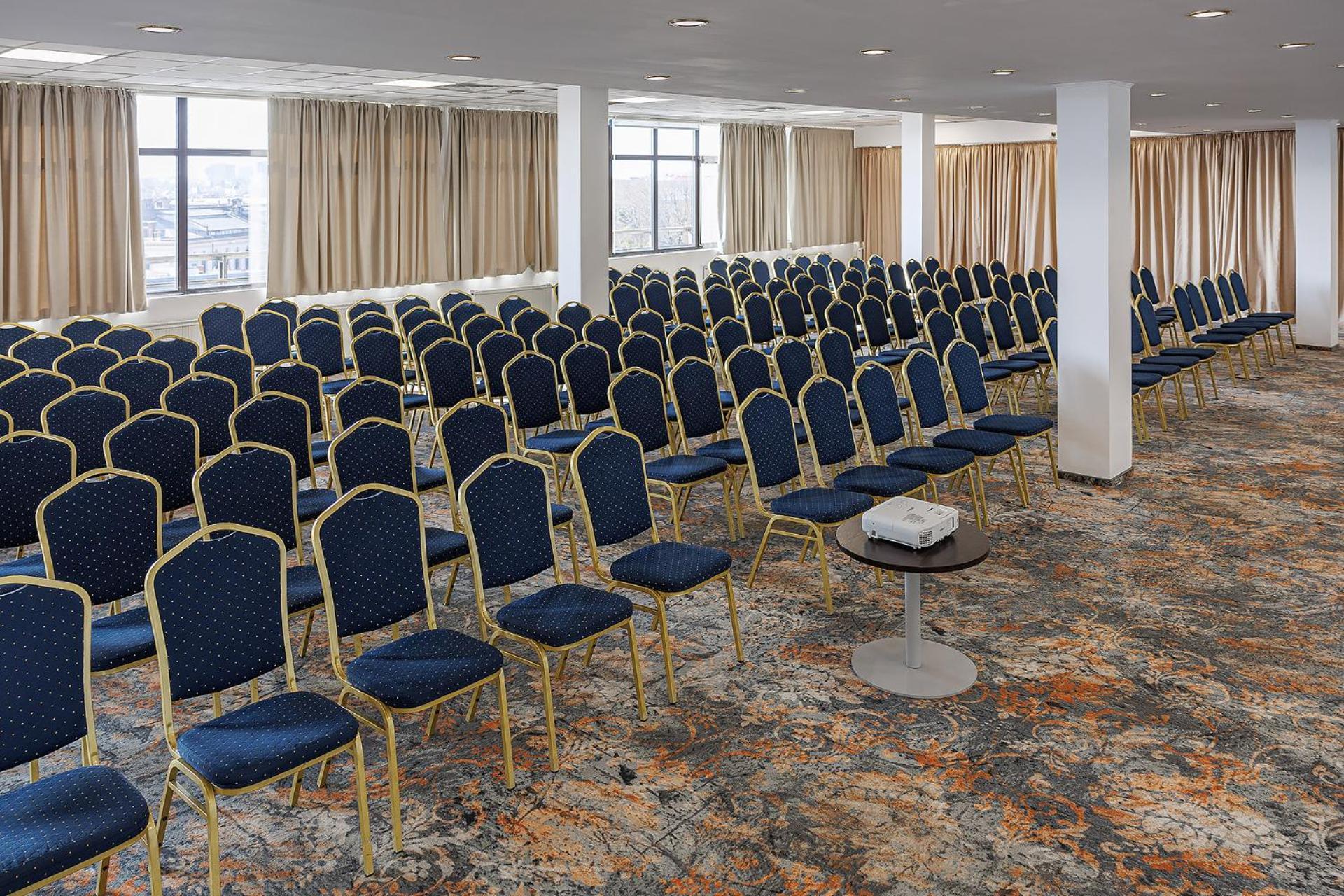 Premier Hotel Dnister Lviv Kültér fotó