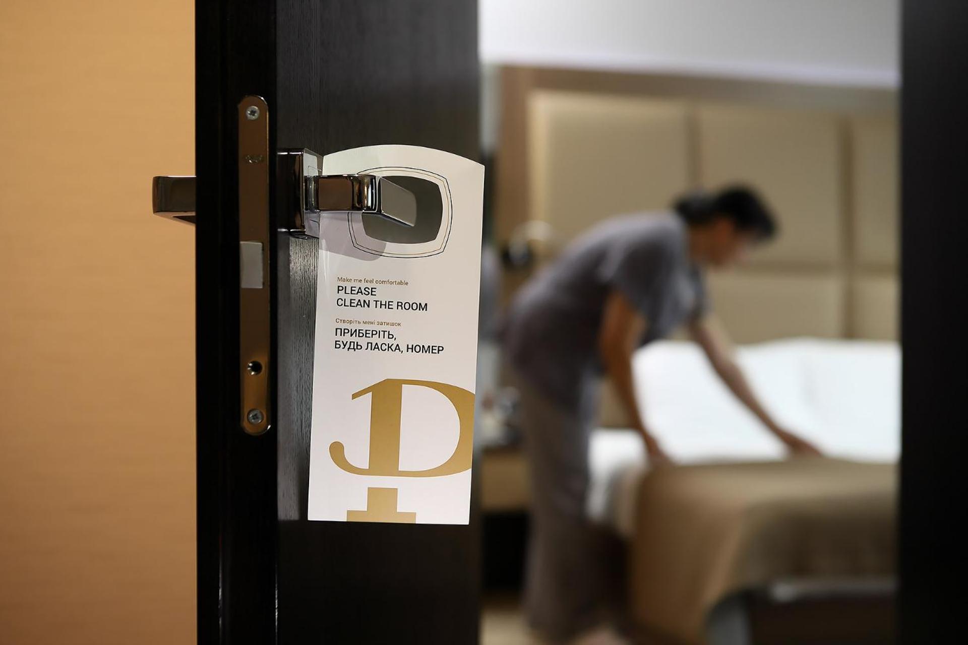 Premier Hotel Dnister Lviv Kültér fotó