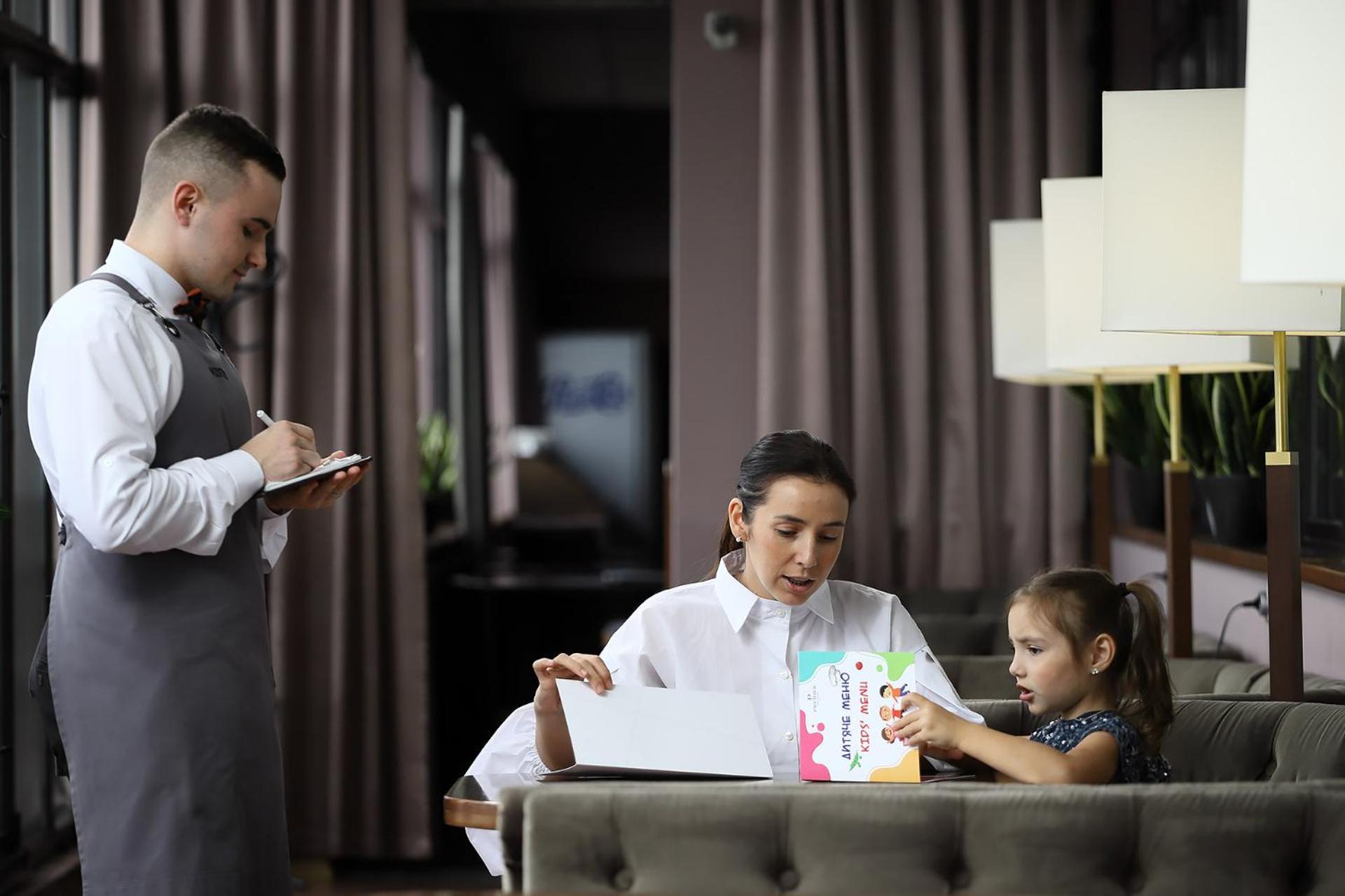 Premier Hotel Dnister Lviv Kültér fotó