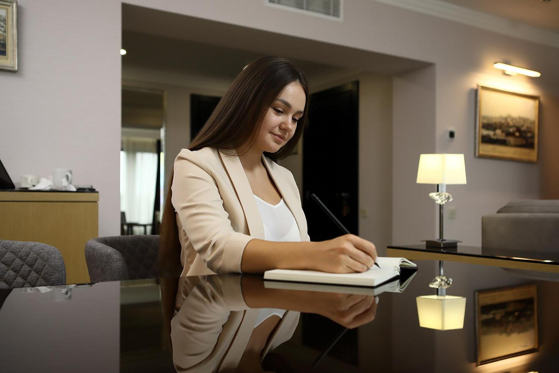 Premier Hotel Dnister Lviv Kültér fotó
