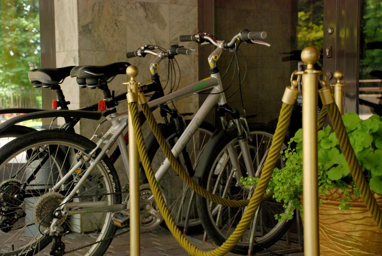 Premier Hotel Dnister Lviv Kültér fotó