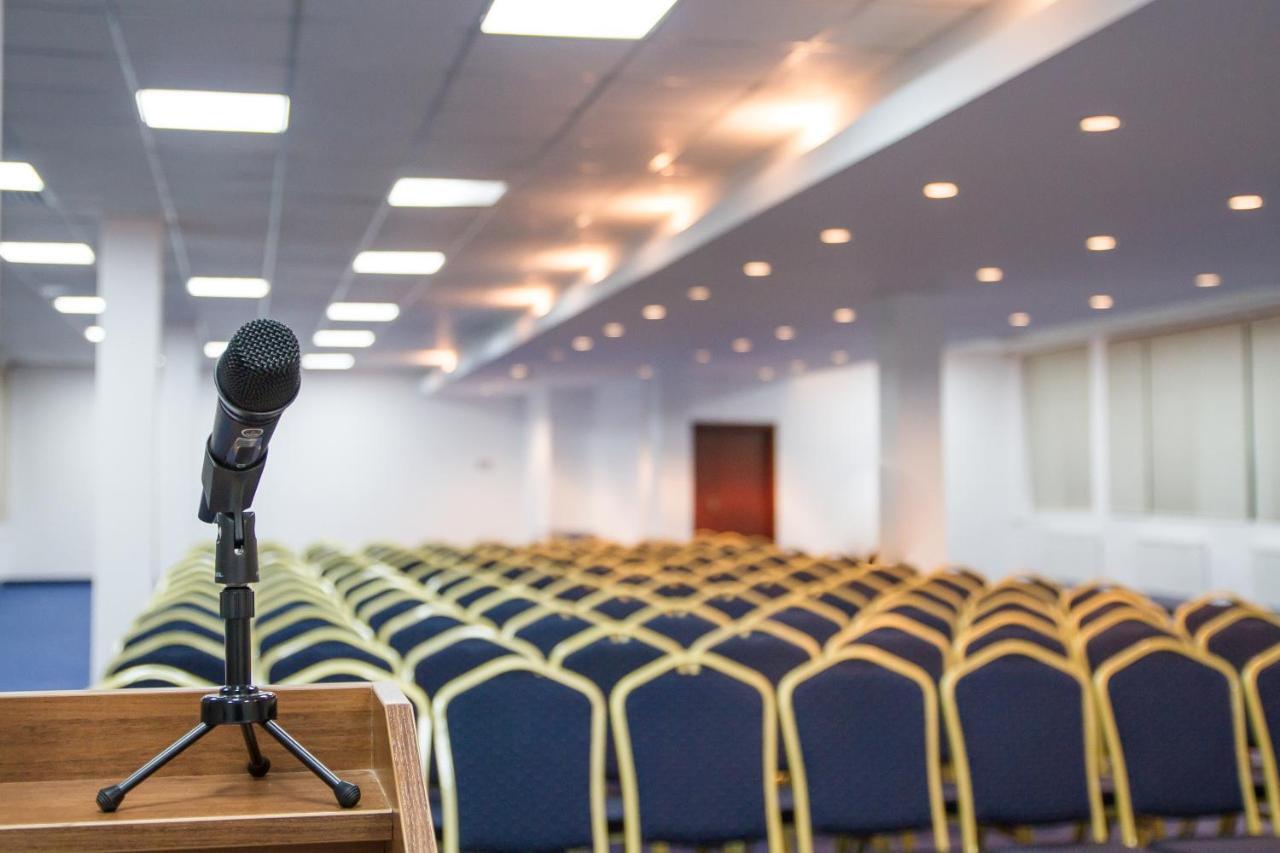 Premier Hotel Dnister Lviv Kültér fotó